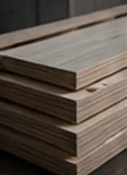 Panneaux de bois empilés